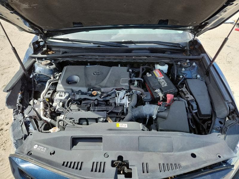 2019 TOYOTA CAMRY SE 11