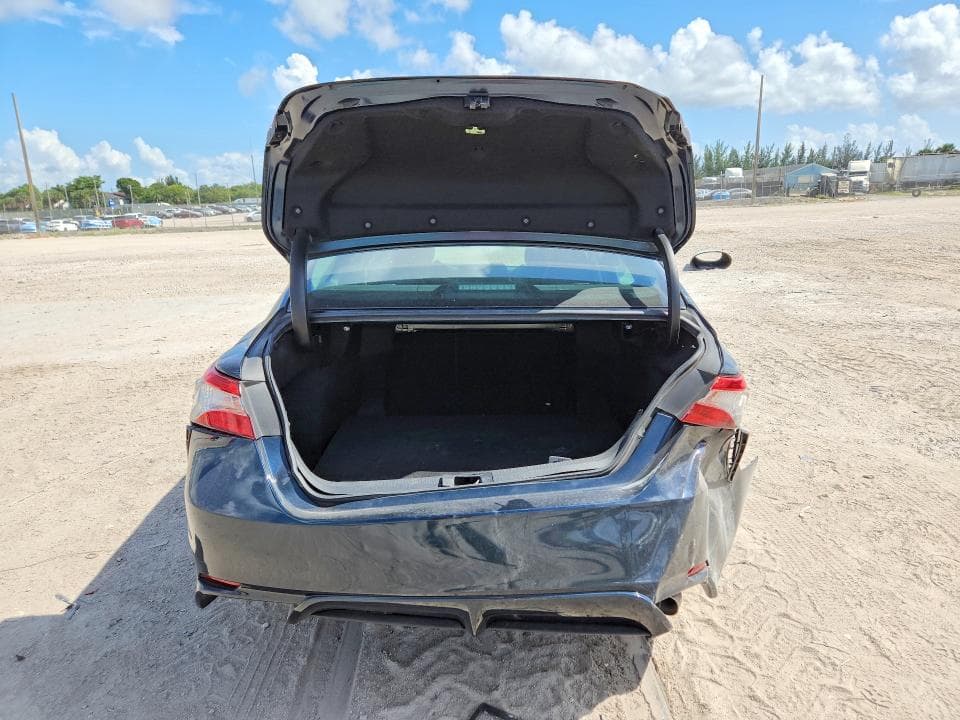 2019 TOYOTA CAMRY SE 6