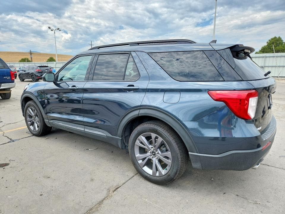 2022 FORD EXPLORER XLT 2