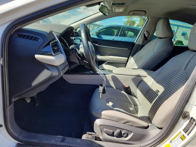 2020 TOYOTA CAMRY SE 7