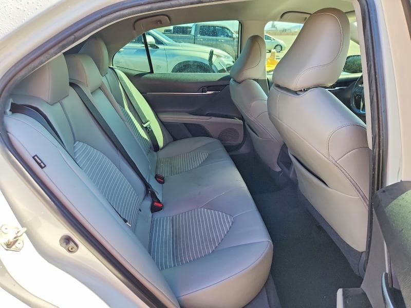 2020 TOYOTA CAMRY SE 10