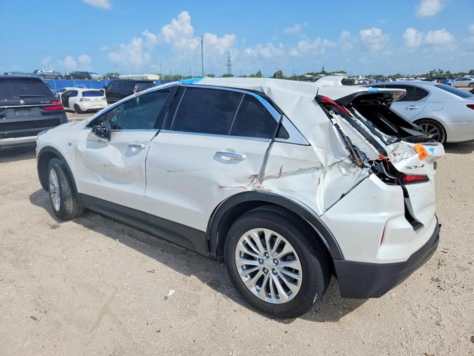 2024 CADILLAC XT4 LUXURY 2