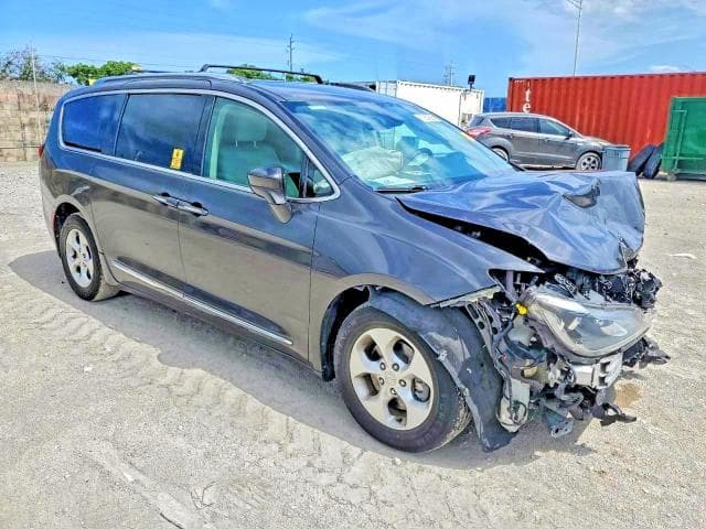 2017 CHRYSLER PACIFICA TOURING L PLUS 4