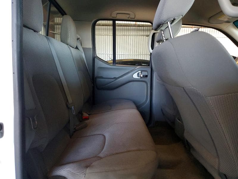 2017 NISSAN FRONTIER SV 10