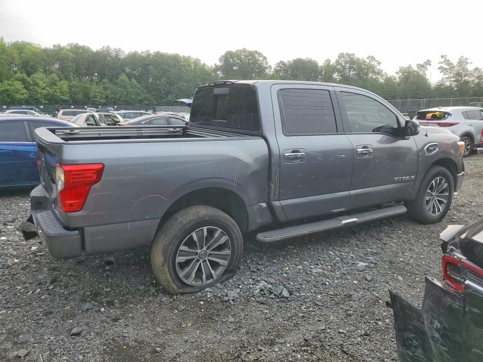 2017 NISSAN TITAN SL 3