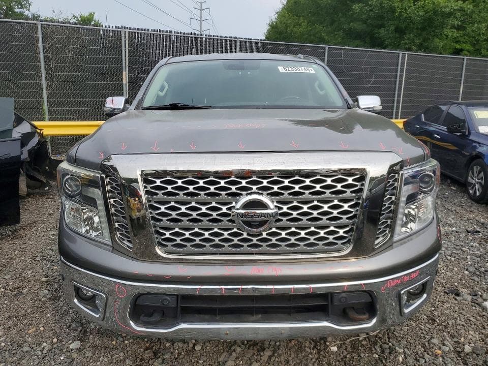 2017 NISSAN TITAN SL 5