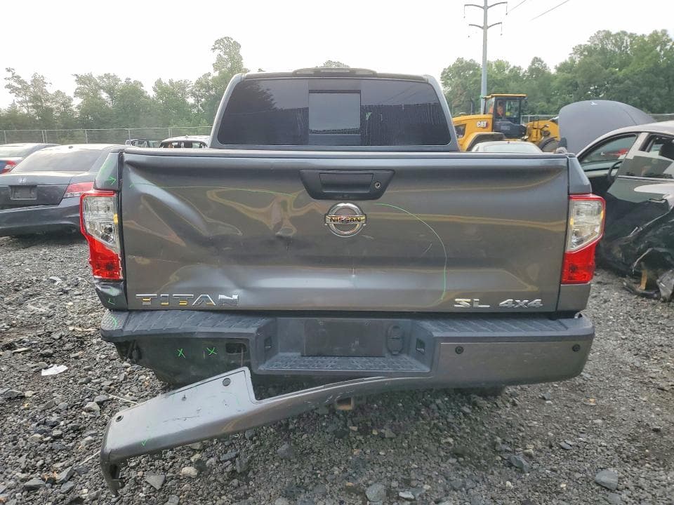 2017 NISSAN TITAN SL 6