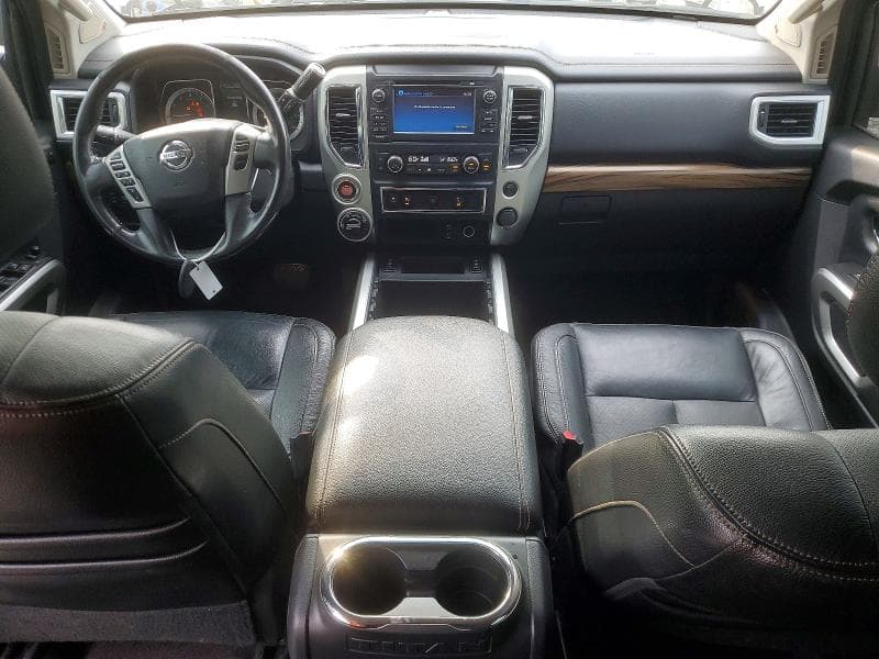 2017 NISSAN TITAN SL 8