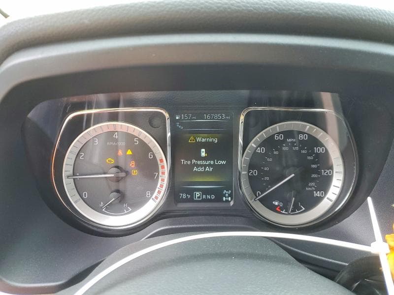 2017 NISSAN TITAN SL 9