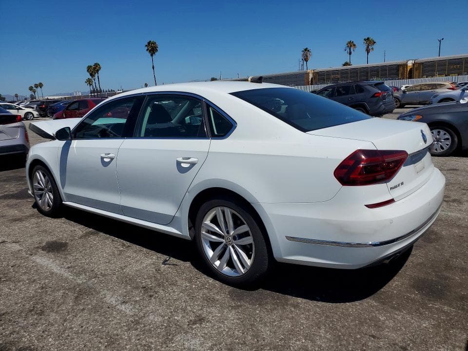 2018 VOLKSWAGEN PASSAT SE 2
