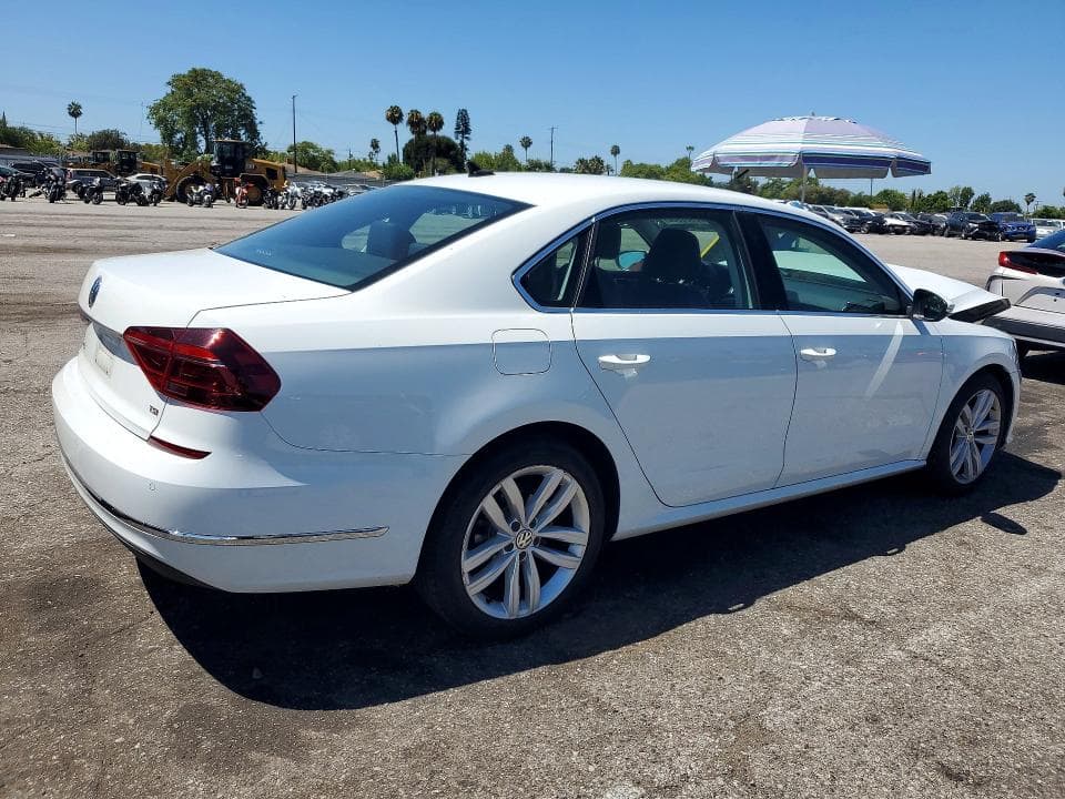 2018 VOLKSWAGEN PASSAT SE 3
