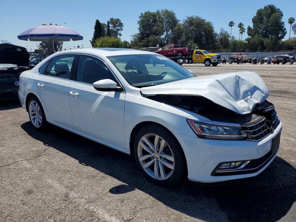 2018 VOLKSWAGEN PASSAT SE 4