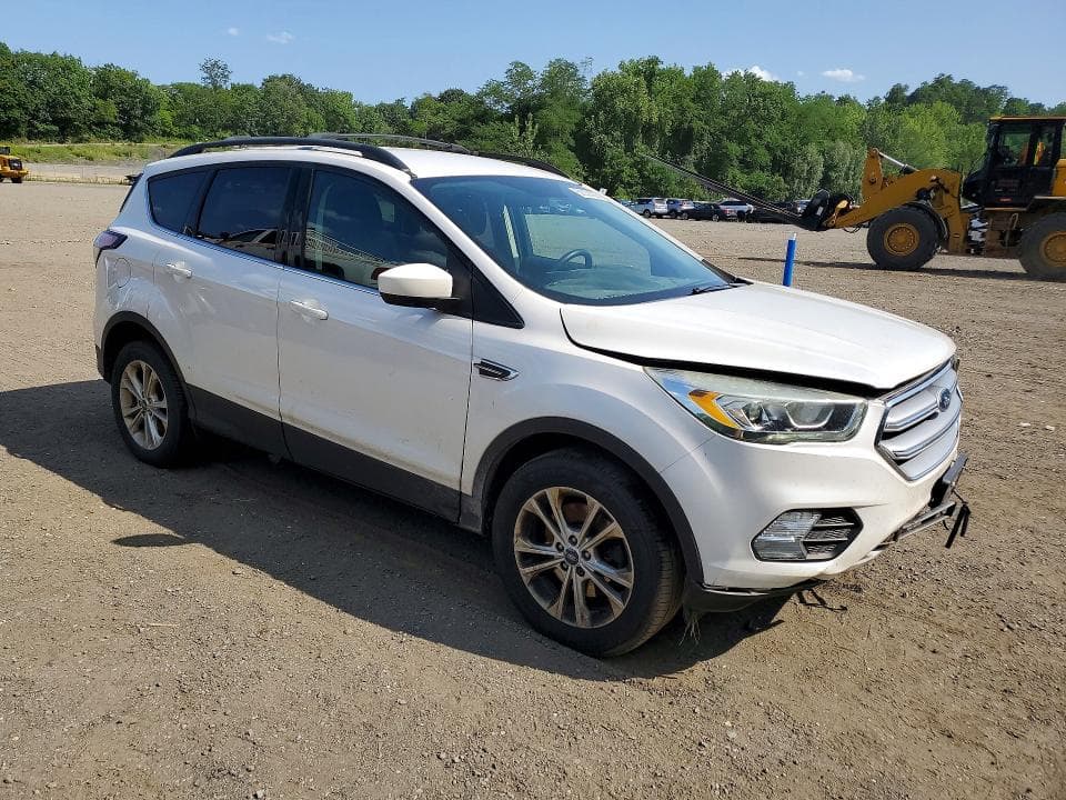 2017 FORD ESCAPE SE 4