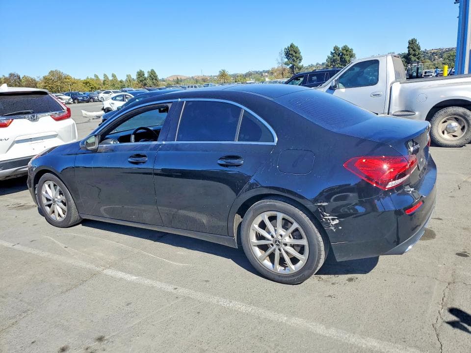 2020 MERCEDES-BENZ A 220 2