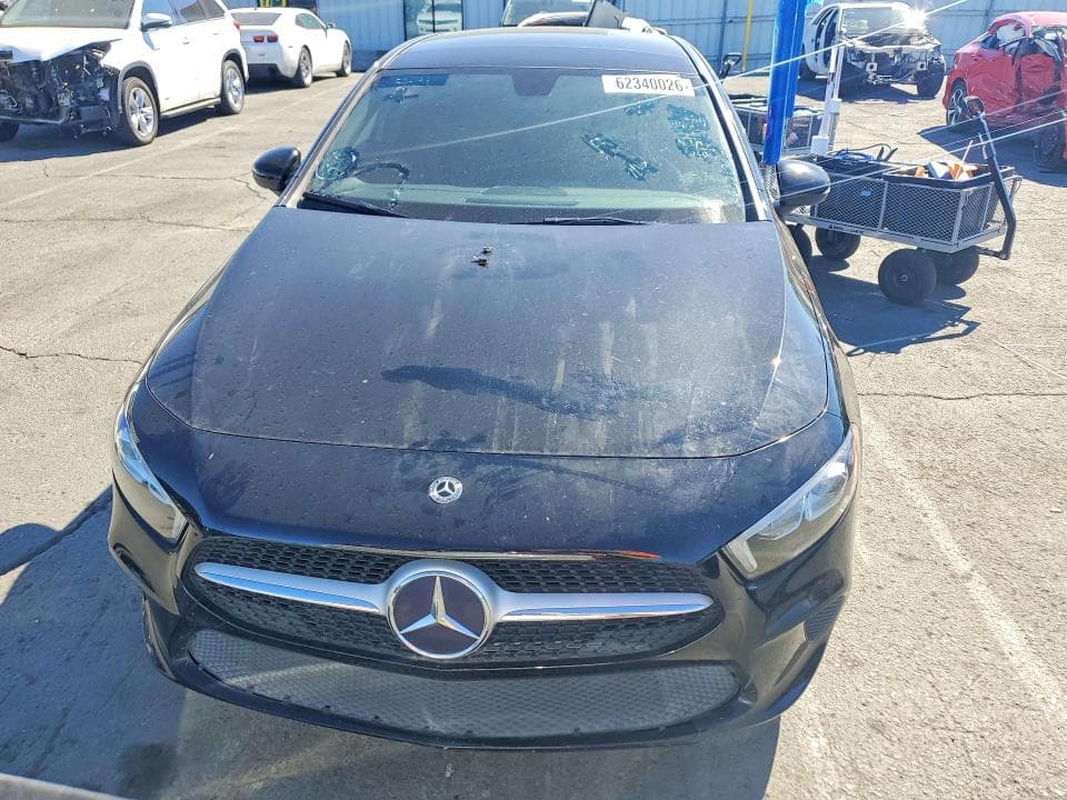 2020 MERCEDES-BENZ A 220 5