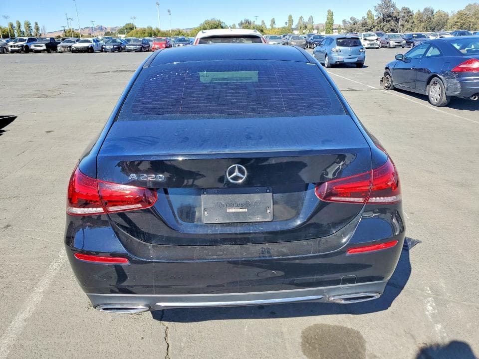 2020 MERCEDES-BENZ A 220 6