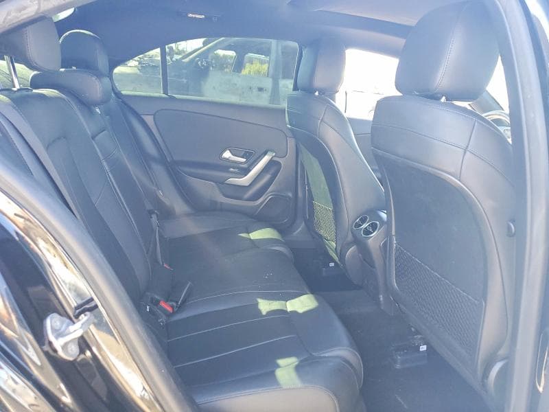 2020 MERCEDES-BENZ A 220 10