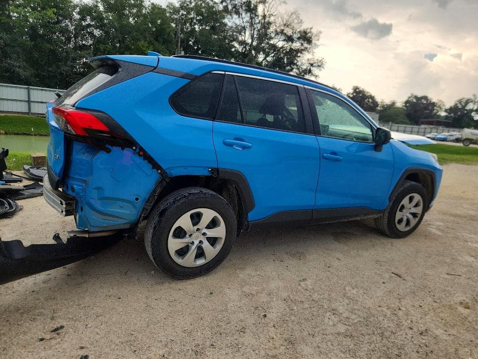 2021 TOYOTA RAV4 LE 3