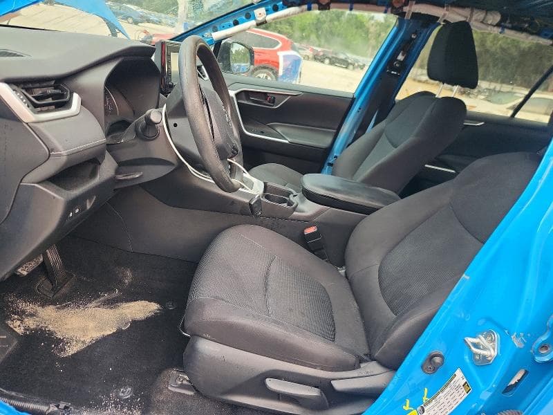 2021 TOYOTA RAV4 LE 7