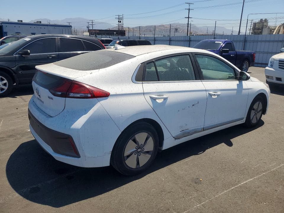 2022 HYUNDAI IONIQ SE 3