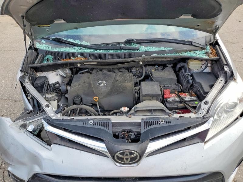2018 TOYOTA SIENNA LE 12