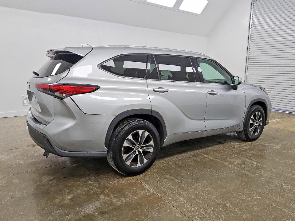 2020 TOYOTA HIGHLANDER XLE 3