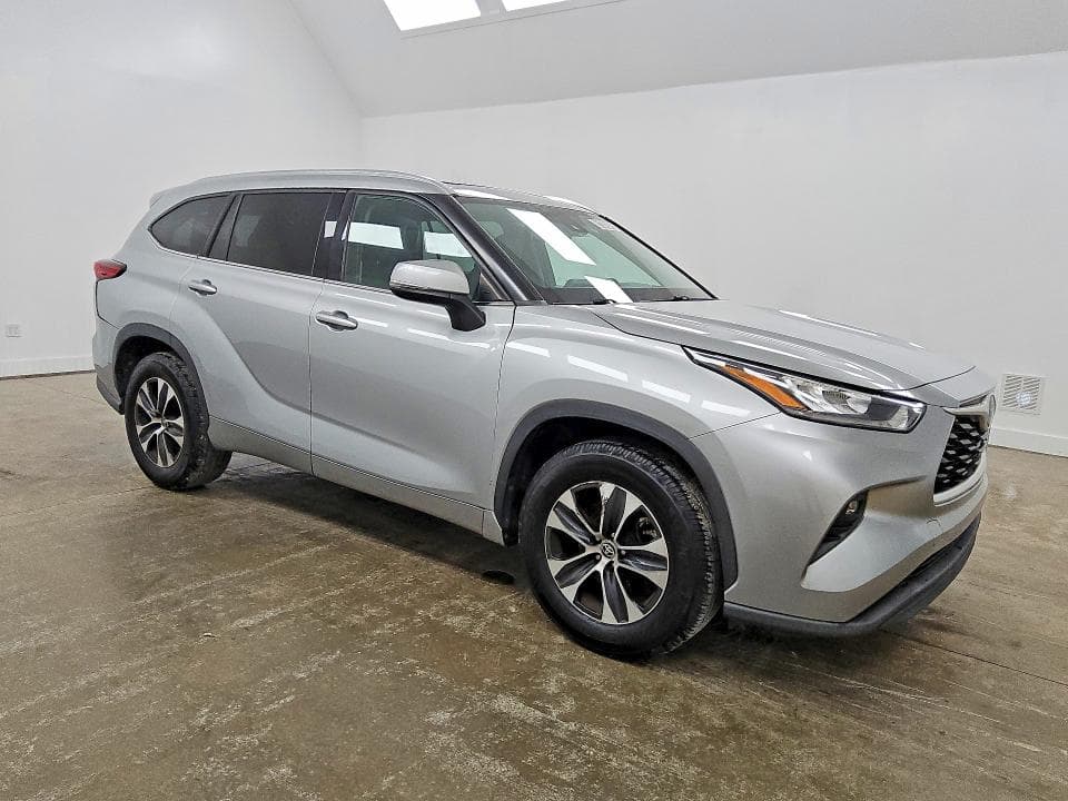 2020 TOYOTA HIGHLANDER XLE 4