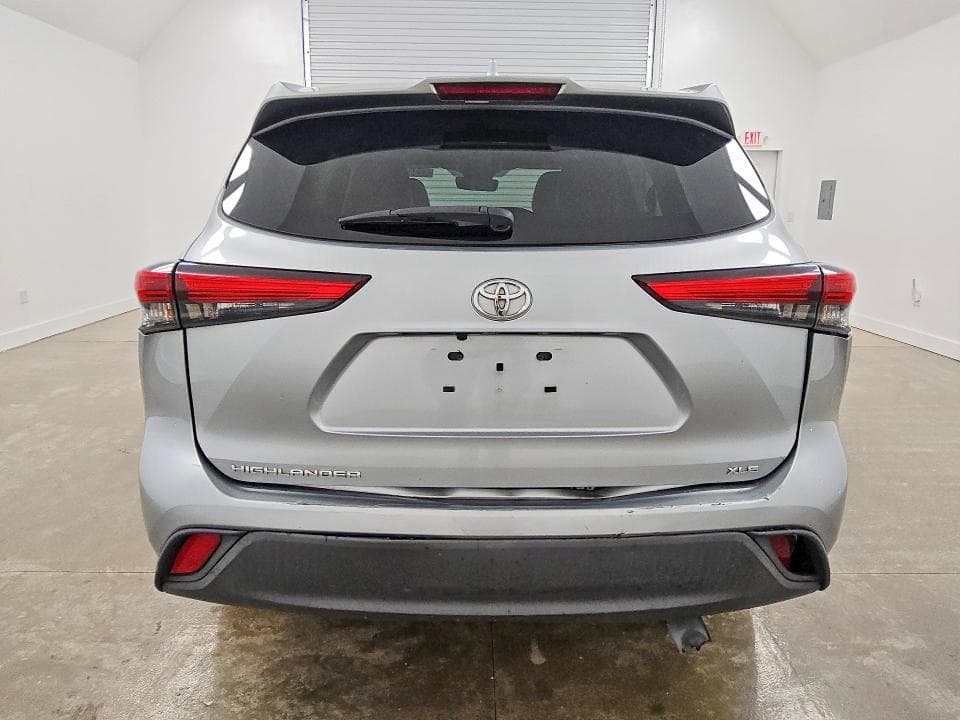2020 TOYOTA HIGHLANDER XLE 6
