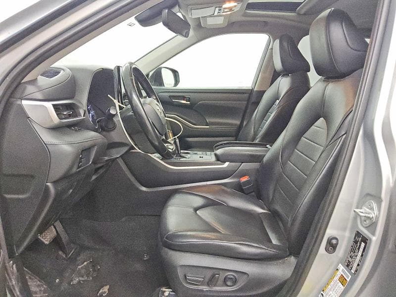 2020 TOYOTA HIGHLANDER XLE 7