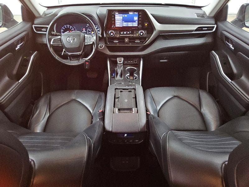2020 TOYOTA HIGHLANDER XLE 8