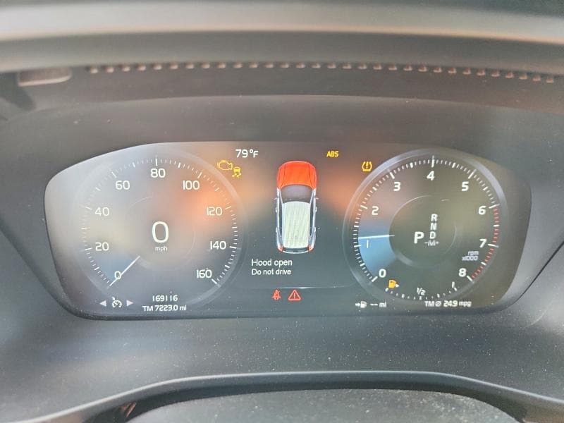 2020 VOLVO XC40 T4 MOMENTUM 9