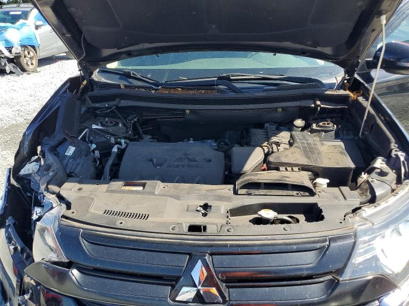 2017 MITSUBISHI OUTLANDER SE 12