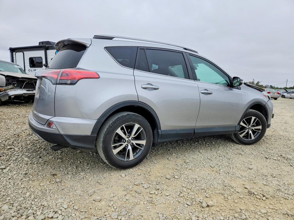 2017 TOYOTA RAV4 XLE 3