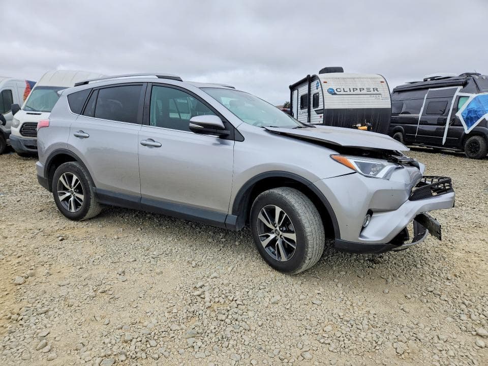 2017 TOYOTA RAV4 XLE 4