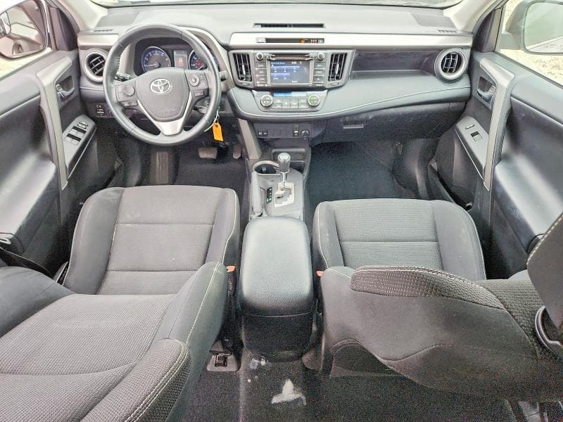2017 TOYOTA RAV4 XLE 8