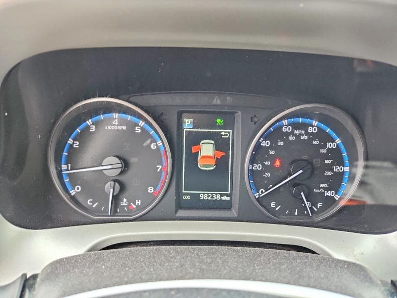 2017 TOYOTA RAV4 XLE 9