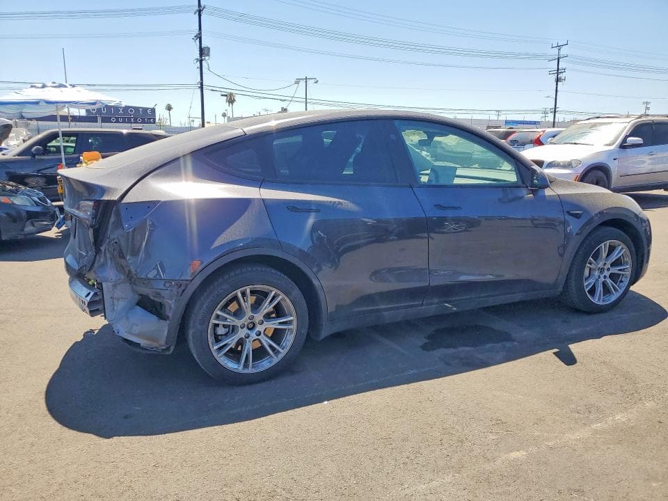 2024 TESLA MODEL Y 3