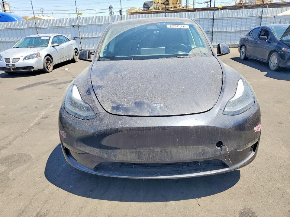 2024 TESLA MODEL Y 5