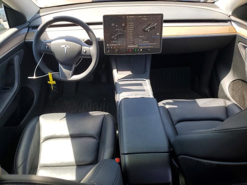 2024 TESLA MODEL Y 8