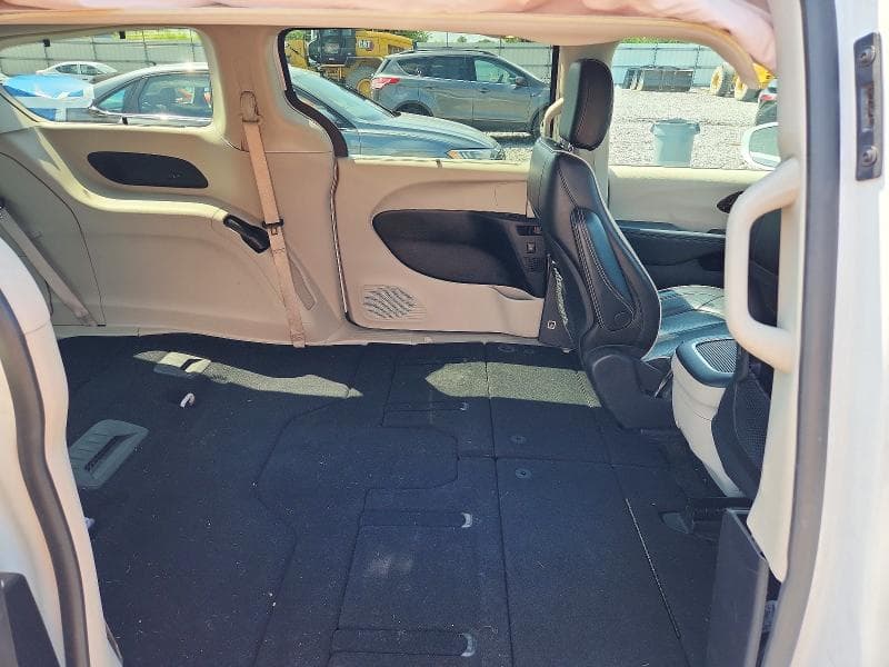 2022 CHRYSLER PACIFICA LIMITED 11