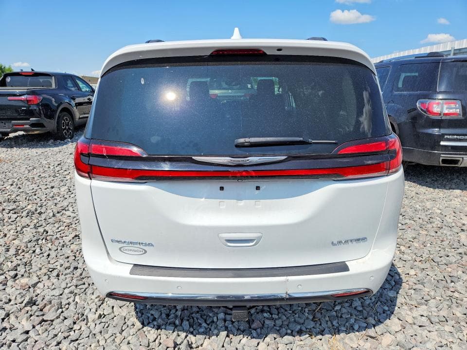 2022 CHRYSLER PACIFICA LIMITED 6