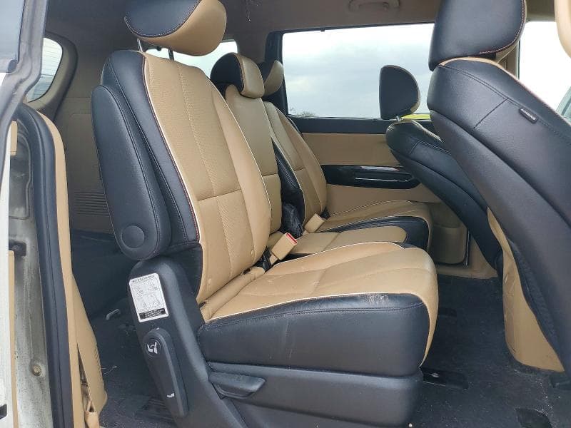 2017 KIA SEDONA EX 12