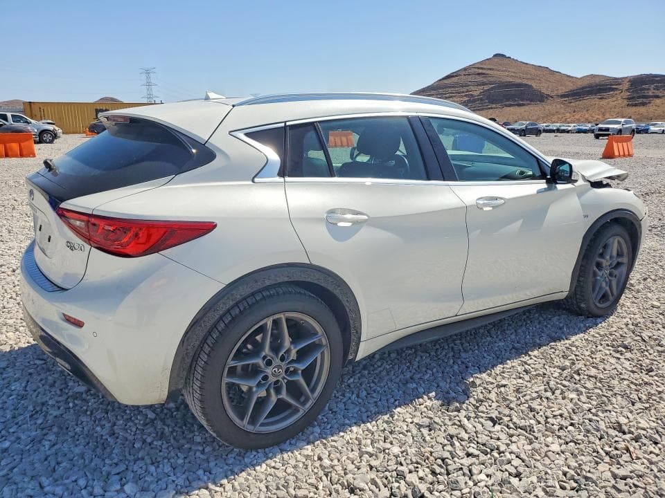 2017 INFINITI QX30 PREMIUM 3