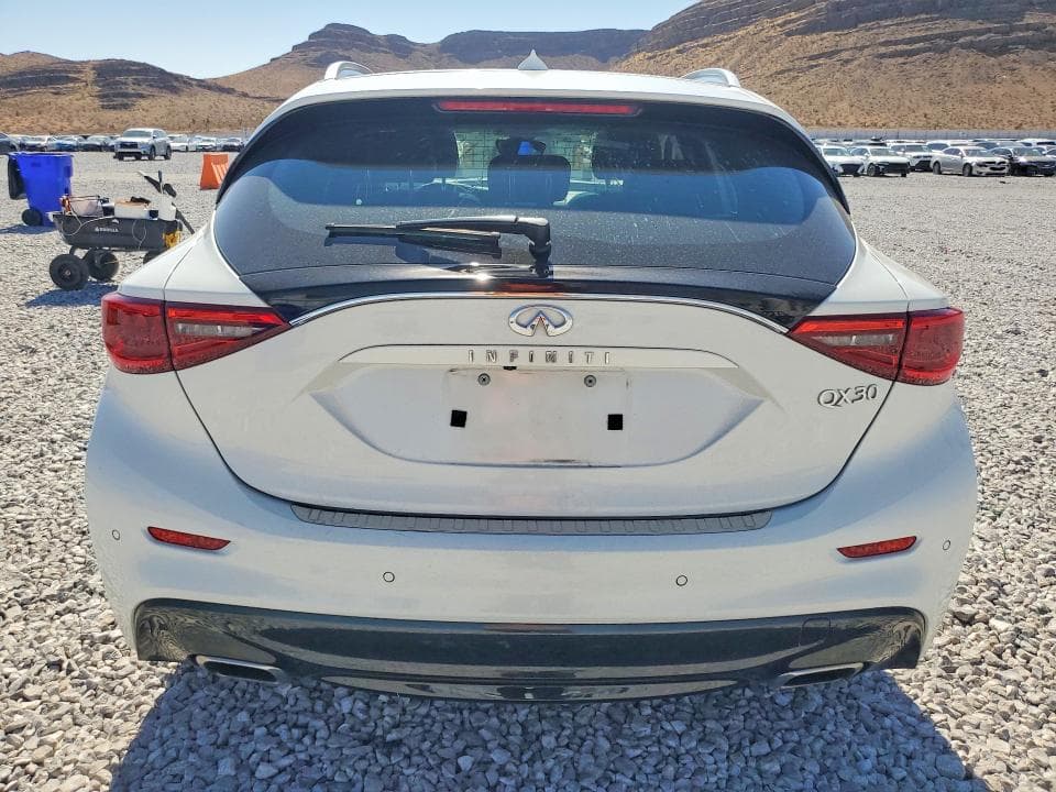 2017 INFINITI QX30 PREMIUM 6