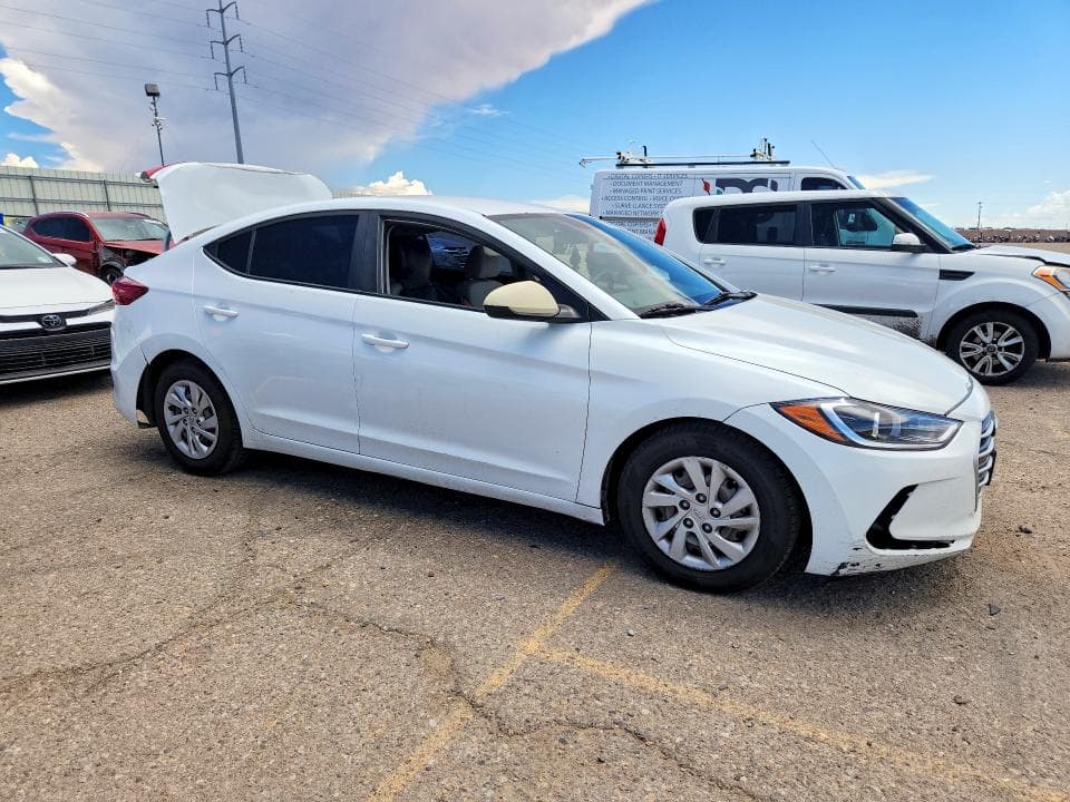 2017 HYUNDAI ELANTRA SE 4