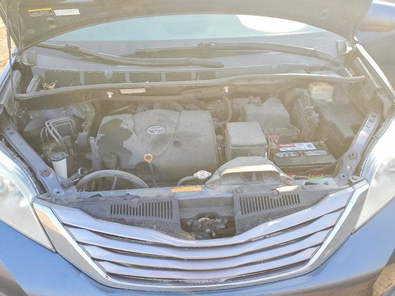 2017 TOYOTA SIENNA XLE 7-PASSENGER 12