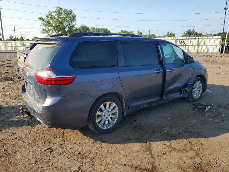 2017 TOYOTA SIENNA XLE 7-PASSENGER 3