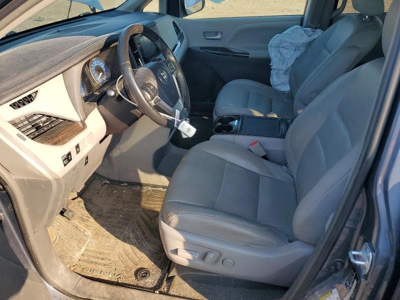 2017 TOYOTA SIENNA XLE 7-PASSENGER 7