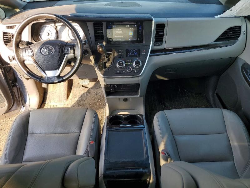 2017 TOYOTA SIENNA XLE 7-PASSENGER 8