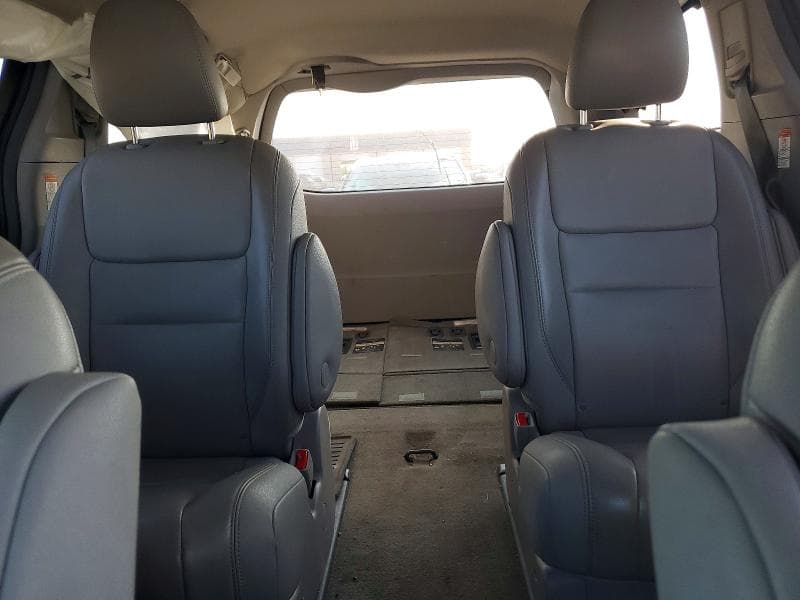 2017 TOYOTA SIENNA XLE 7-PASSENGER 10